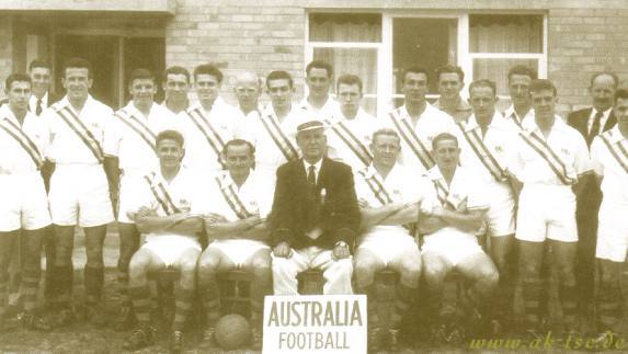 Standing left to right: Len Young (coach), Al Rattray, Brian Vogler, Ron Lord, John Pettigrew, Bob Wemyss, Col Kitching, Con Purser, Peter Stone, Bill Henderson,
Jack Lennard, Bill Harburn, Ted Smith, Bill Lyons (trainer), Frank Loughran, Al Warren (absent)
Seated left to right: Bruce Morrow Bob Bignall (c), George Smith (manager), George Arthur, Cliff Sander.